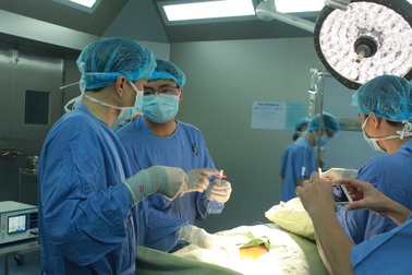 Ít biến chứng nếu đặt buồng tiêm dưới da chuẩn xác