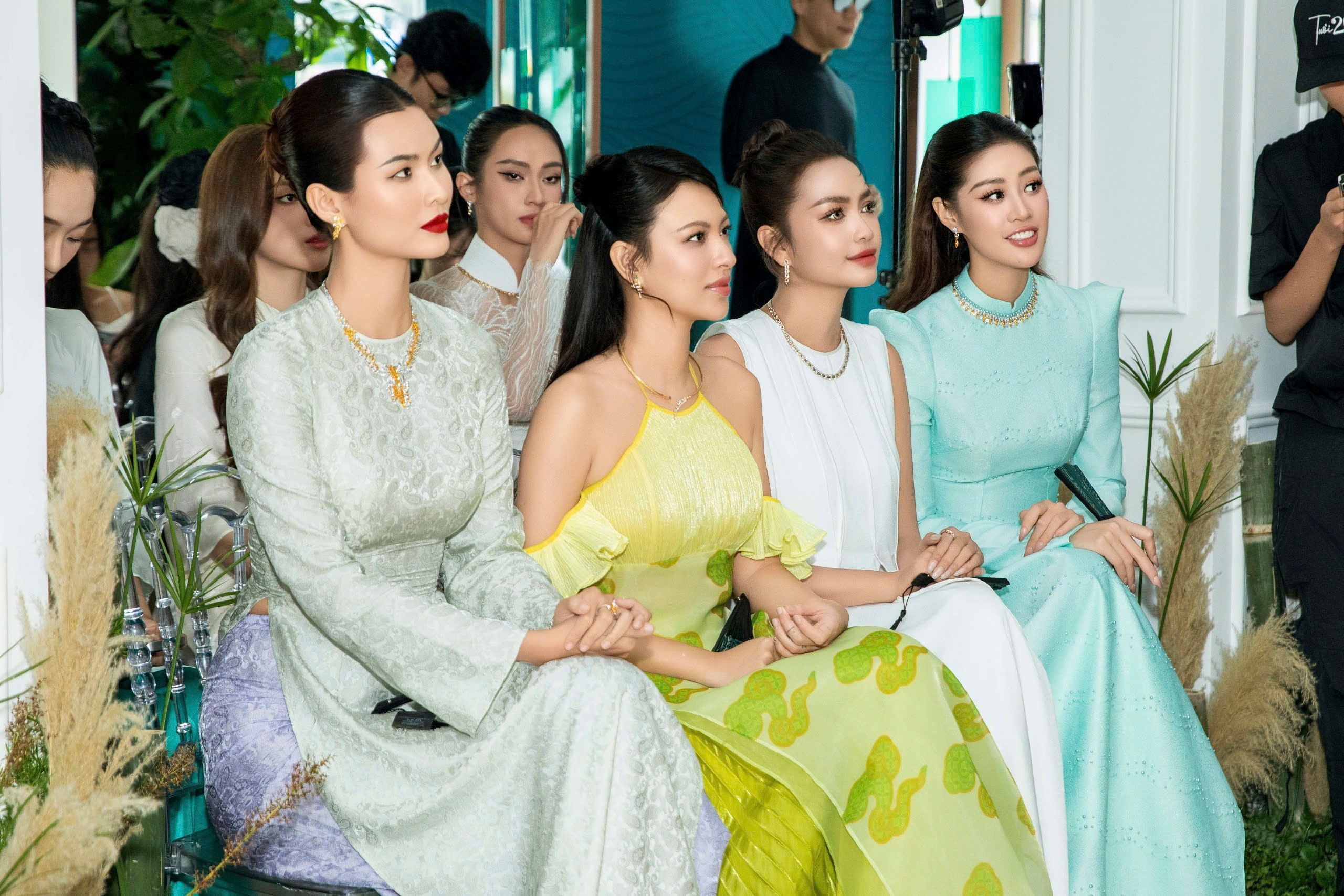 Senhorita Khanh Van estava radiante antes do casamento - 2 Hoa hậu Khánh Vân xuất hiện rạng rỡ trước thềm hôn lễ - 2