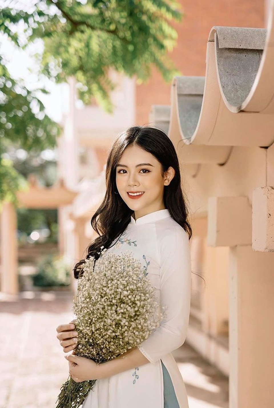 Ngắm dàn hot girl xinh đẹp nổi bật nhất năm 2020 (P.1) - 3