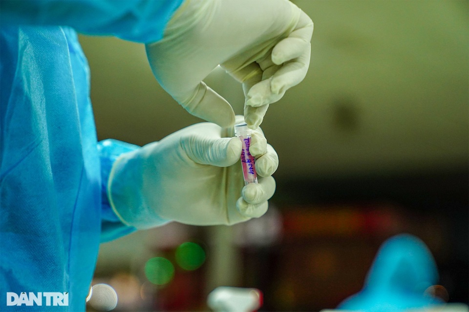 TPHCM đối mặt với 6 nhóm nguy cơ lây nhiễm SARS-CoV-2 - 6