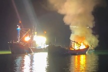 Cháy tàu cá, thiệt hại hơn 1 tỷ đồng