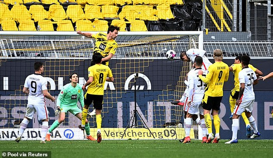 Bayern Munich tiến sát ngôi vô địch, Haaland bất lực cùng Dortmund - 8 Bayern Munich tiến sát ngôi vô địch, Haaland bất lực cùng Dortmund - 8