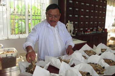 Vĩnh Long: Người mang niềm vui cho các đôi vợ chồng hiếm muộn