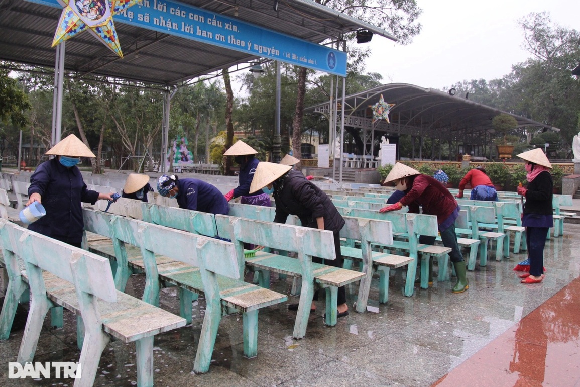 Nhà thờ lớn nhất tại Quảng Trị chuẩn bị đón Giáng sinh - 11 Nhà thờ lớn nhất tại Quảng Trị chuẩn bị đón Giáng sinh - 11