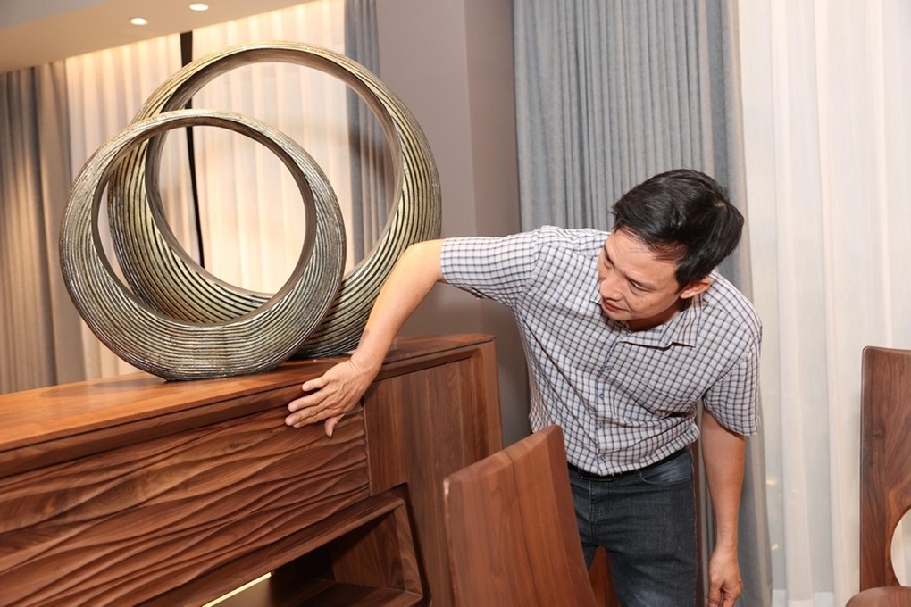 Khai trương showroom nội thất gỗ óc chó cao cấp tại Sài Gòn - 9 Khai trương showroom nội thất gỗ óc chó cao cấp tại Sài Gòn - 9