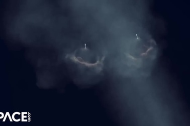 Video phóng tên lửa SpaceX Falcon Heavy làm choáng váng người xem