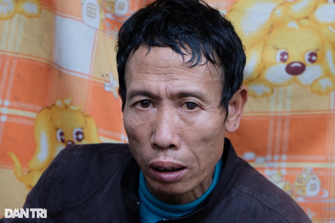 Xót cảnh người đàn ông mang trọng bệnh, vợ ngẩn ngơ và hai con tâm thần - 4 Xót cảnh người đàn ông mang trọng bệnh, vợ ngẩn ngơ và hai con tâm thần - 4