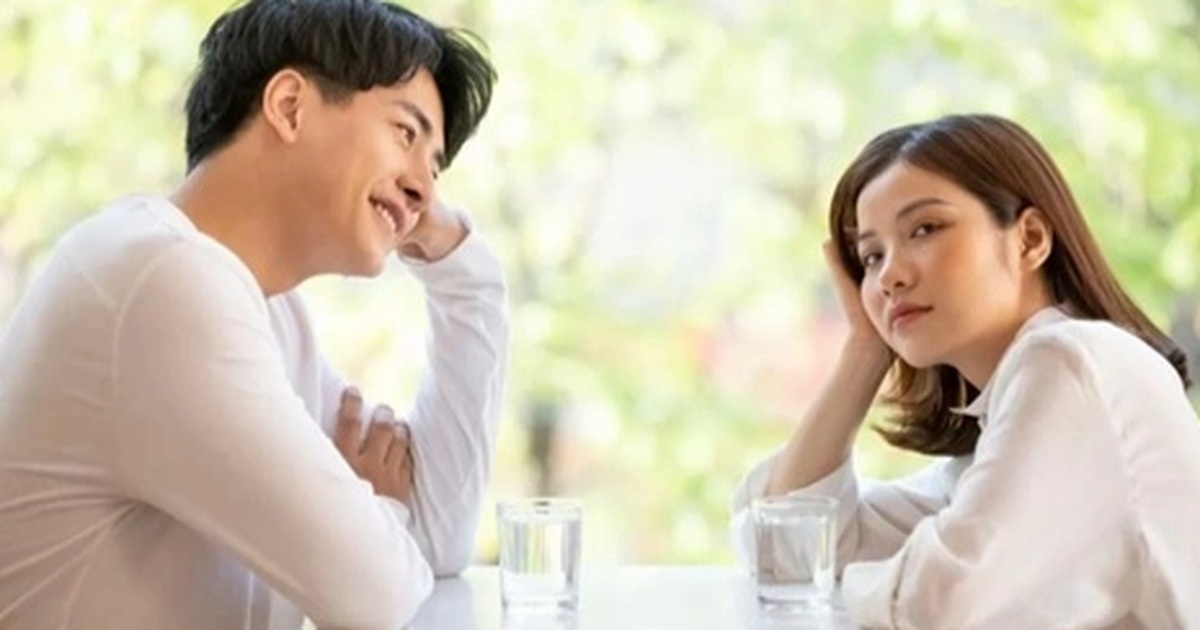Buổi hẹn giấu mặt và chiếc áo phông “định mệnh” khiến tôi bị từ chối