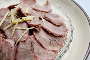 Món ăn ngày Tết của "xứ nẫu" tuy quen mà lạ