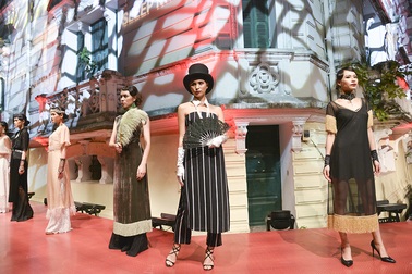 La Phạm đưa “phong cách Gatsby” lộng lẫy vào áo dài qua BST Sleep No More