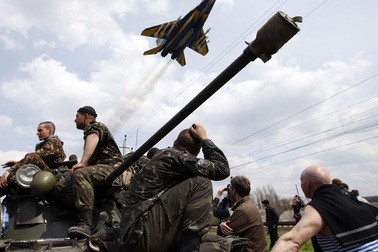 Quân đội Ukraine đưa 200 pháo tự hành tới Luhansk