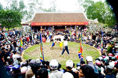Sôi động hội vật làng Thủ Lễ