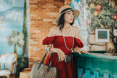 Đinh Y Nhung nâng đỡ đàn em Elina Nguyễn sau thành công "Lật mặt 7"