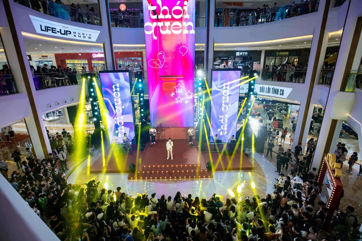 Cuối tuần chill cùng dàn sao trẻ V-pop tại Vincom Mega Mall Smart City - 6 Cuối tuần chill cùng dàn sao trẻ V-pop tại Vincom Mega Mall Smart City - 6