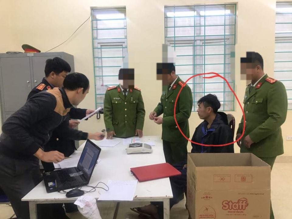 Gã trai chở bao tải chứa 22kg quả thuốc phiện tươi - 2 Gã trai chở bao tải chứa 22kg quả thuốc phiện tươi - 2