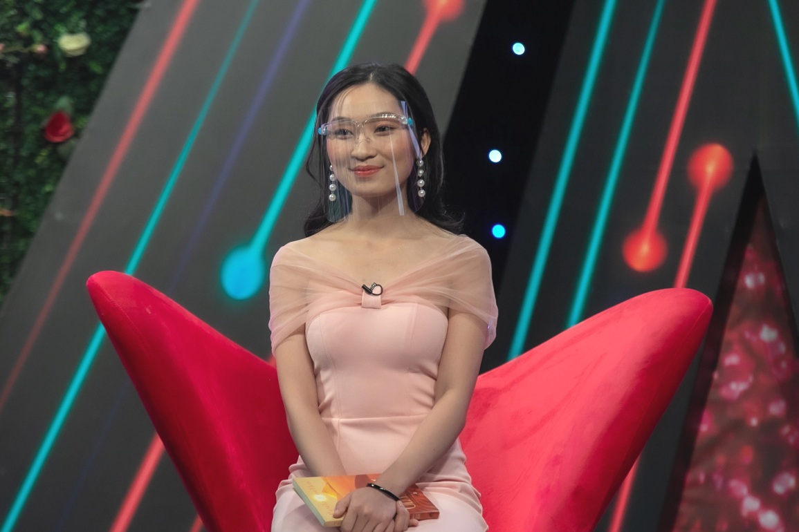 Vừa gặp lần đầu đã yêu, anh IT hứa giao hết lương nếu nữ sinh chịu cưới - 1 Vừa gặp lần đầu đã yêu, anh IT hứa giao hết lương nếu nữ sinh chịu cưới - 1