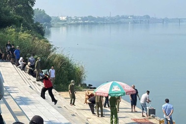 Phát hiện hai thi thể nổi trên sông Thạch Hãn