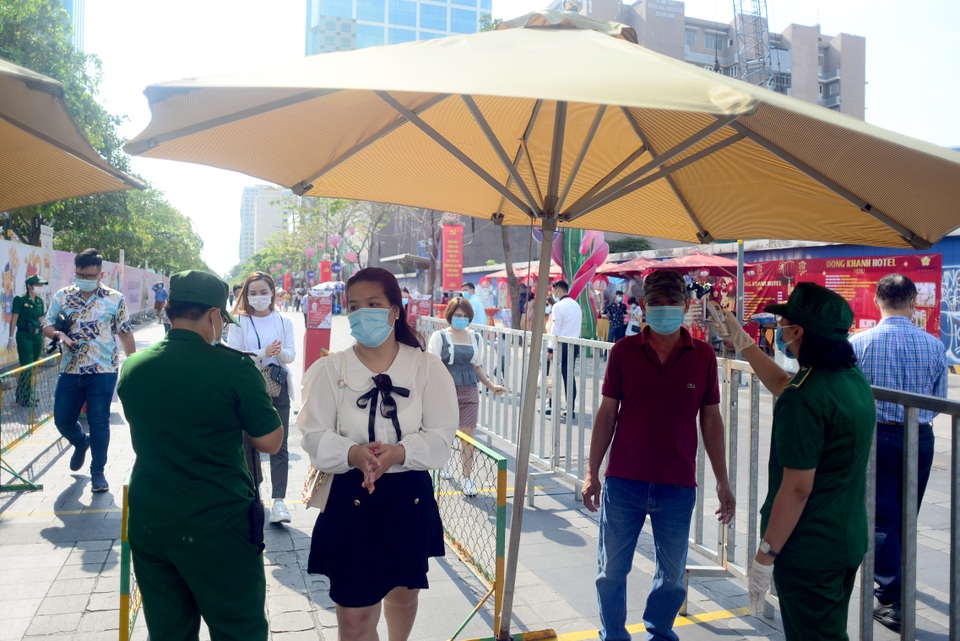 Hoạt động của người dân cả nước sáng ngày đầu năm mới Tân Sửu - 2