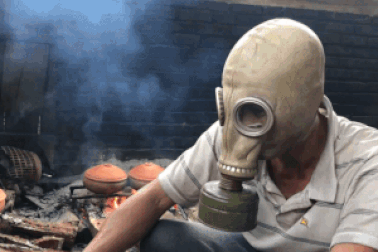 Chuyện lạ làng Vũ Đại: Đeo mặt nạ, thức xuyên đêm canh nồi cá kho bạc triệu