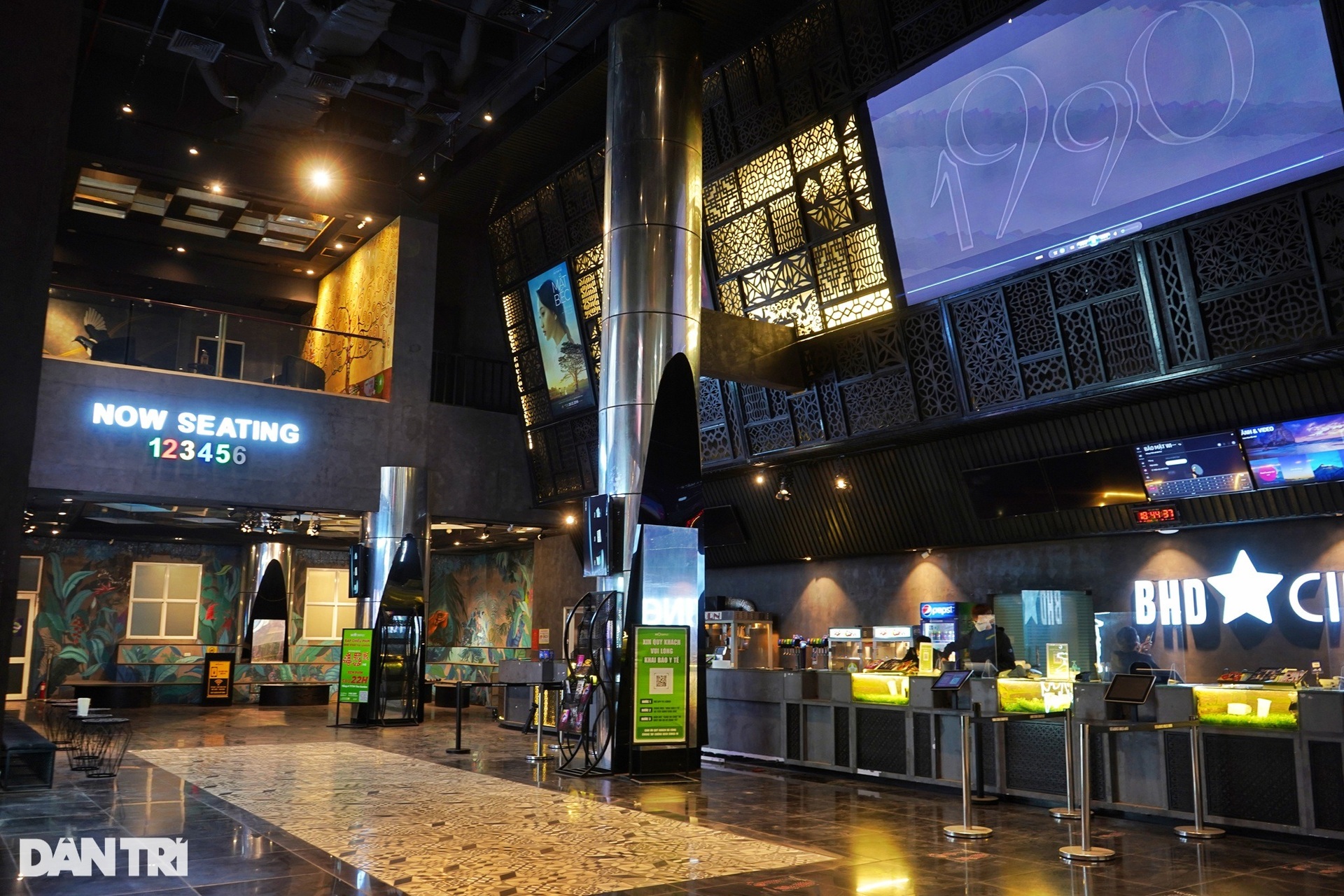 Các rạp phim ở Hà Nội dọn dẹp, sẵn sàng mở cửa trở lại vào ngày 10/2 - 14 Các rạp phim ở Hà Nội dọn dẹp, sẵn sàng mở cửa trở lại vào ngày 10/2 - 14