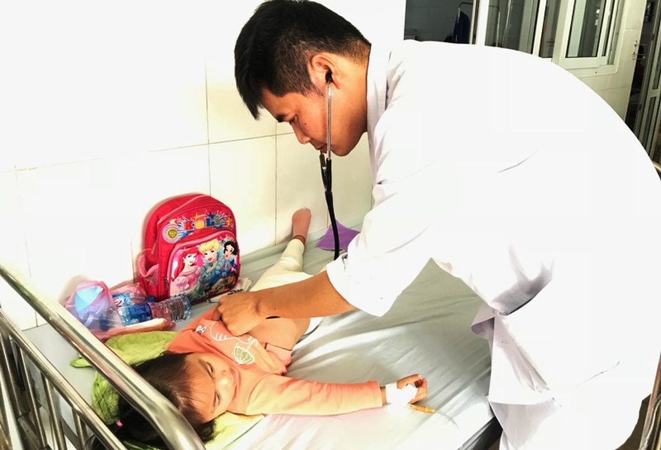 Công an xác minh vụ hơn 100 trẻ nhập viện nghi ngộ độc thực phẩm - 6 Công an xác minh vụ hơn 100 trẻ nhập viện nghi ngộ độc thực phẩm - 6