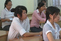 Hà Nội: Phát hành phiếu ĐKDT và cuốn “Những điều cần biết” vào lớp 10