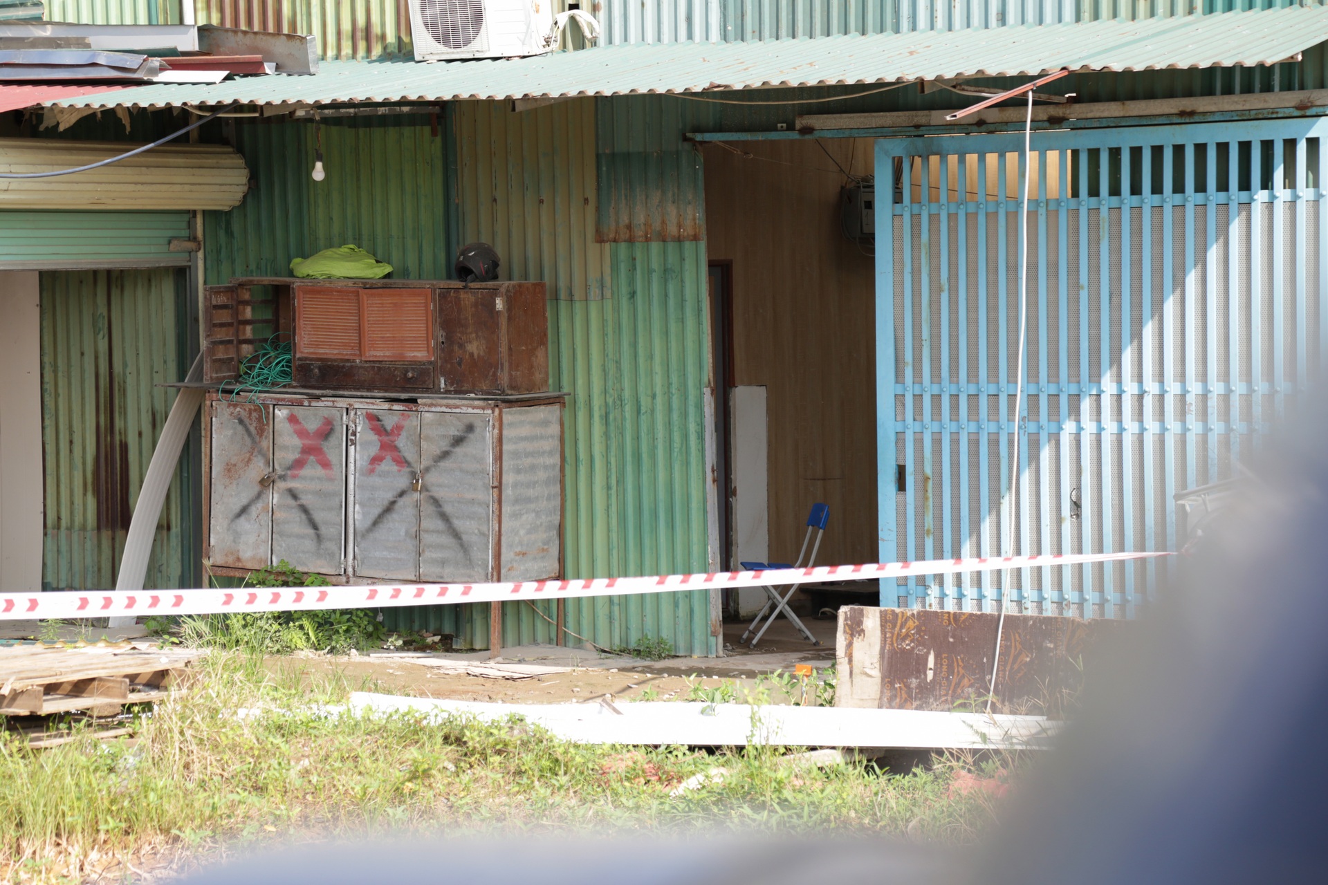 Hiện trường vụ cháy khiến cả gia đình 4 người tử vong ở Hà Nội - 4 Hiện trường vụ cháy khiến cả gia đình 4 người tử vong ở Hà Nội - 4