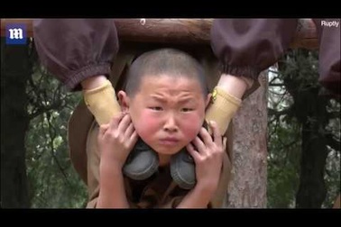Kinh ngạc với sự khổ luyện “đau đớn” của chú tiểu ở Thiếu Lâm tự