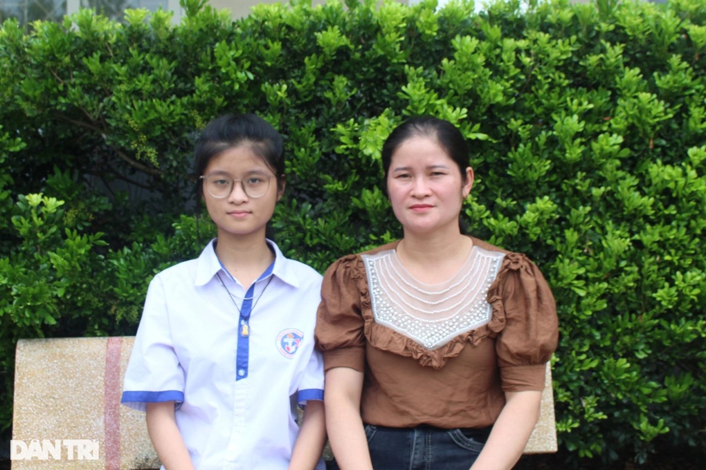 Quỳnh Anh, nữ thủ khoa Thanh Hóa: Giải 1.000 bộ đề, thích trí tuệ nhân tạo - 2 Quỳnh Anh, nữ thủ khoa Thanh Hóa: Giải 1.000 bộ đề, thích trí tuệ nhân tạo - 2