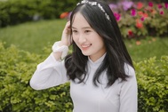 Nữ thủ khoa khối D xinh đẹp xứ Nghệ bất ngờ với điểm thi môn Văn