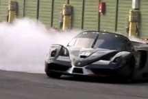 Xem siêu xe đốt lốp