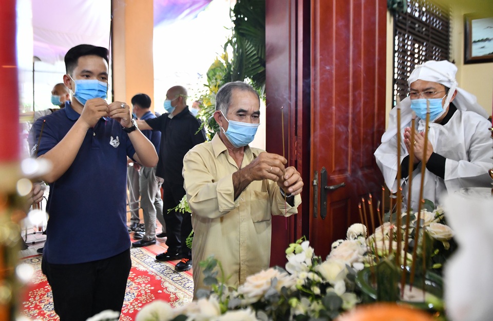 Người dân viếng nguyên Phó Thủ tướng Trương Vĩnh Trọng tại quê nhà - 7 Người dân viếng nguyên Phó Thủ tướng Trương Vĩnh Trọng tại quê nhà - 7