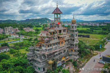 Chi hơn 2 triệu USD xây tòa lâu đài với thiết kế kỳ quặc "chẳng giống ai"