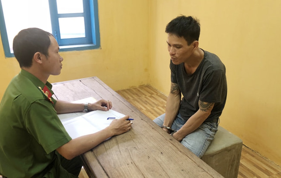 Phê ma túy rồi dọa thiêu chết cháu ruột vì nghi bị theo dõi - 1 Phê ma túy rồi dọa thiêu chết cháu ruột vì nghi bị theo dõi - 1