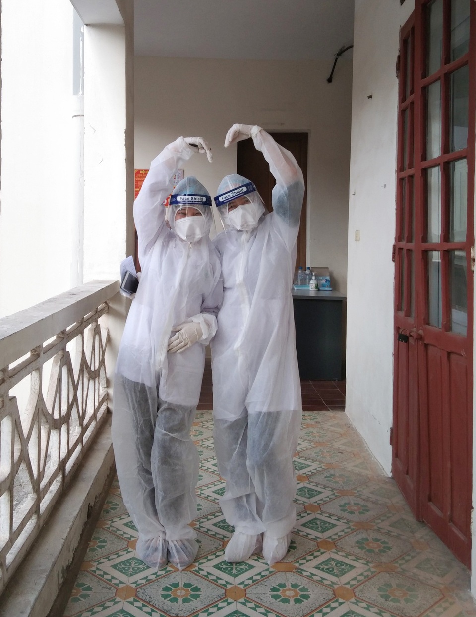Hải Dương: Sinh viên không về ăn Tết, tình nguyện tới tuyến đầu chống dịch - 2 Hải Dương: Sinh viên không về ăn Tết, tình nguyện tới tuyến đầu chống dịch - 2