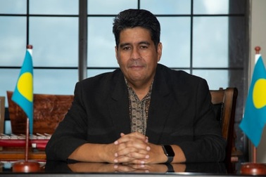 Tổng thống đảo quốc nhỏ bé tuyên bố chống lại "sự bắt nạt của Trung Quốc"