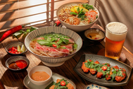 Beckham khen "nem rán, phở Hà Nội đúng là món ngon mình cần"