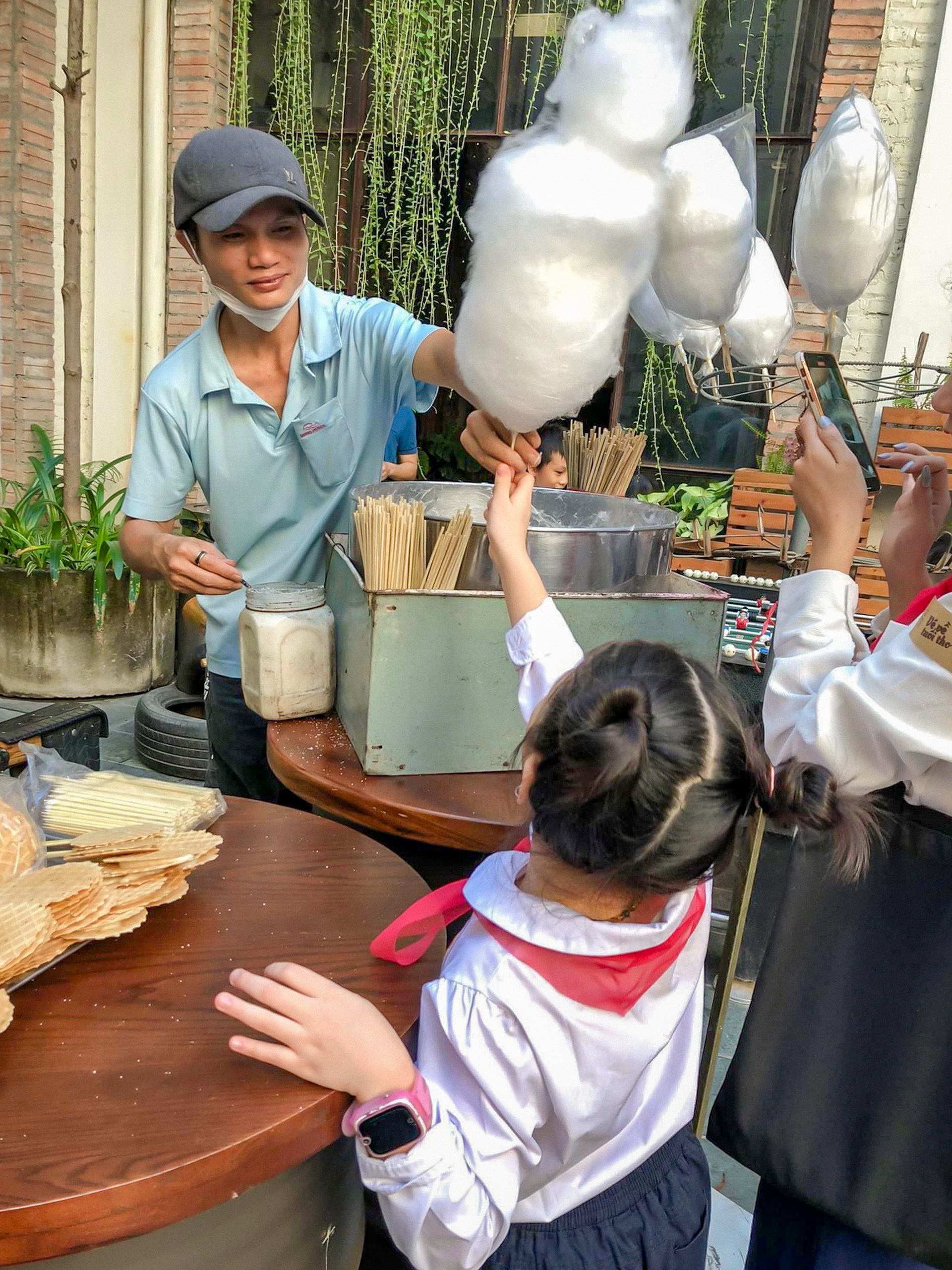 Cặp đôi Hà Nội tổ chức đám cưới độc lạ và chuyện tình sau 25 năm bỏ lỡ nhau - 7 Cặp đôi Hà Nội tổ chức đám cưới độc lạ và chuyện tình sau 25 năm bỏ lỡ nhau - 7