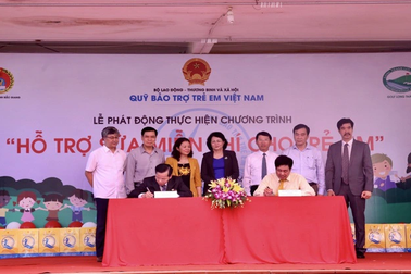 Hỗ trợ sữa miễn phí cho hơn 14. 700 học sinh tiểu học