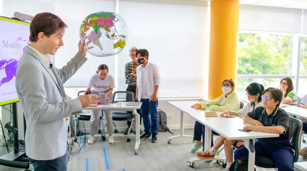 Hành trình đại học: Khi cánh chim non rời tổ để bước ra thế giới - 3 Hành trình đại học: Khi cánh chim non rời tổ để bước ra thế giới - 3