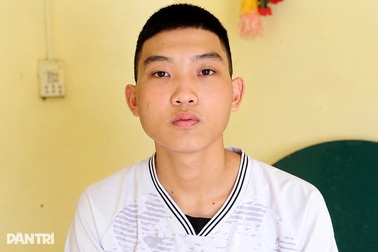 Nam sinh mồ côi lỡ cơ hội vào trường quân đội vì một quyết định không ngờ