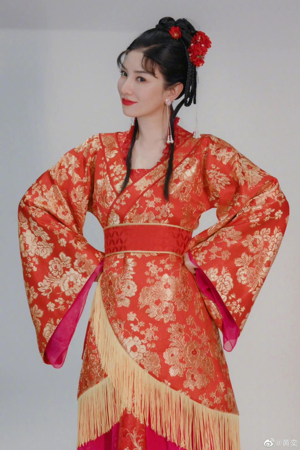 Huỳnh Dịch: Mỹ nhân điêu đứng sự nghiệp vì scandal giật bồ, ngoại tình - 18 Huỳnh Dịch: Mỹ nhân điêu đứng sự nghiệp vì scandal giật bồ, ngoại tình - 18