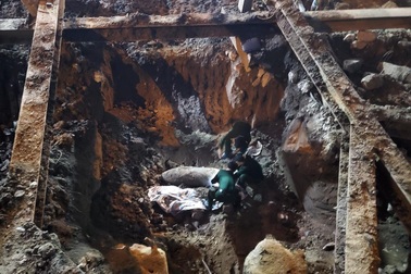 Vụ phát hiện bom phá tại Cửa Bắc: Không dùng điện thoại trong bán kính 200m