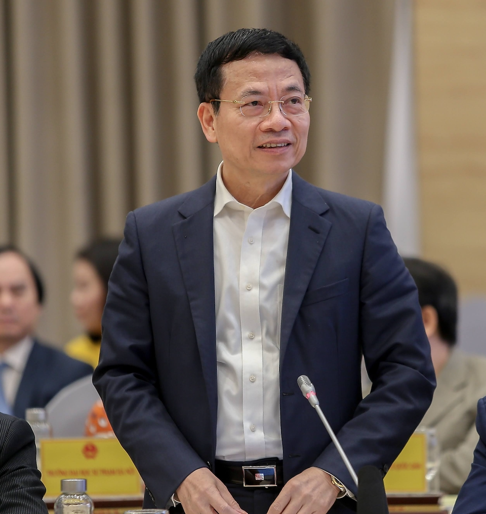 Bộ trưởng Nguyễn Mạnh Hùng: Mỗi người cần phải biết ba ngôn ngữ - 1 Bộ trưởng Nguyễn Mạnh Hùng: Mỗi người cần phải biết ba ngôn ngữ - 1