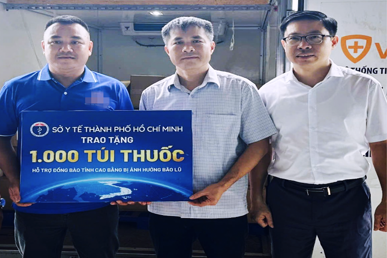TPHCM khẩn cấp chuyển các túi thuốc giúp cứu chữa bà con ảnh hưởng bão - 2