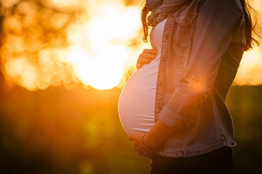 Vợ nằng nặc đòi về nhà ngoại sinh con