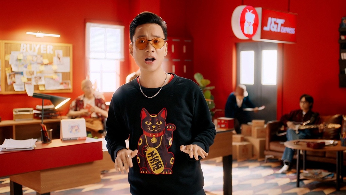 JustaTee tung MV mới bắt đúng bệnh của những con nghiện mua hàng online - 5 JustaTee tung MV mới bắt đúng bệnh của những con nghiện mua hàng online - 5