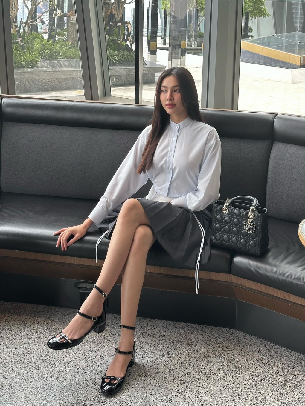 Thùy Tiên, Phương Khánh đụng hàng trang phục, ai ghi điểm? - 3 Thùy Tiên, Phương Khánh đụng hàng trang phục, ai ghi điểm? - 3