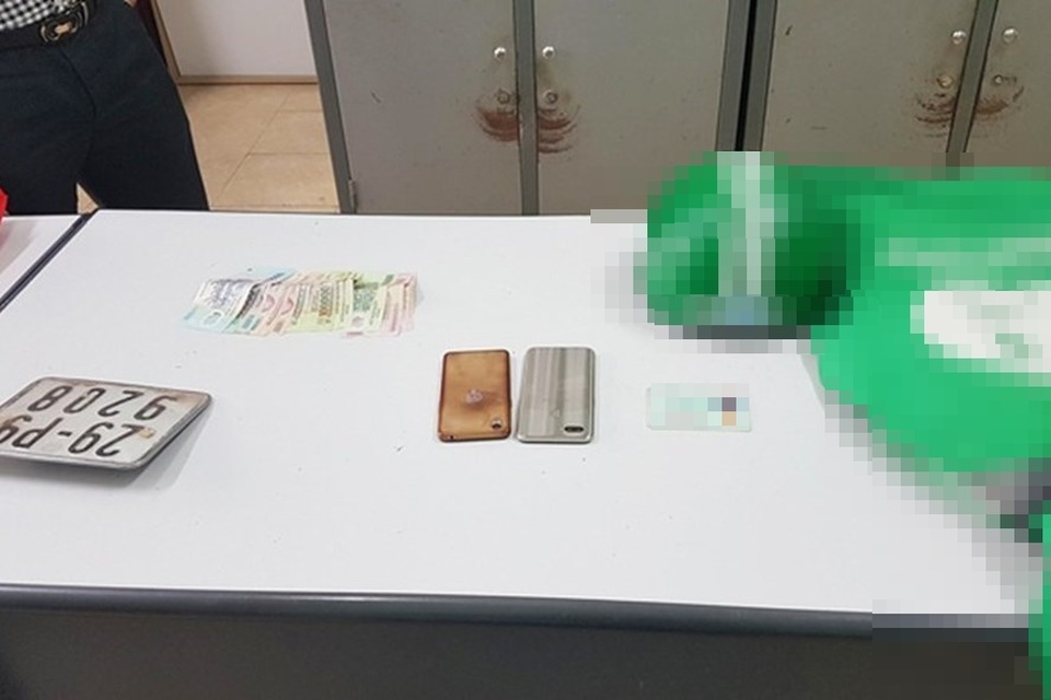 Thất nghiệp vì Covid-19, nhân viên quán karaoke chạy xe ôm đi cướp giật - 1 Thất nghiệp vì Covid-19, nhân viên quán karaoke chạy xe ôm đi cướp giật - 1