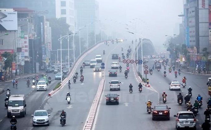 Sáng sớm Hà Nội có sương mù nhẹ.
